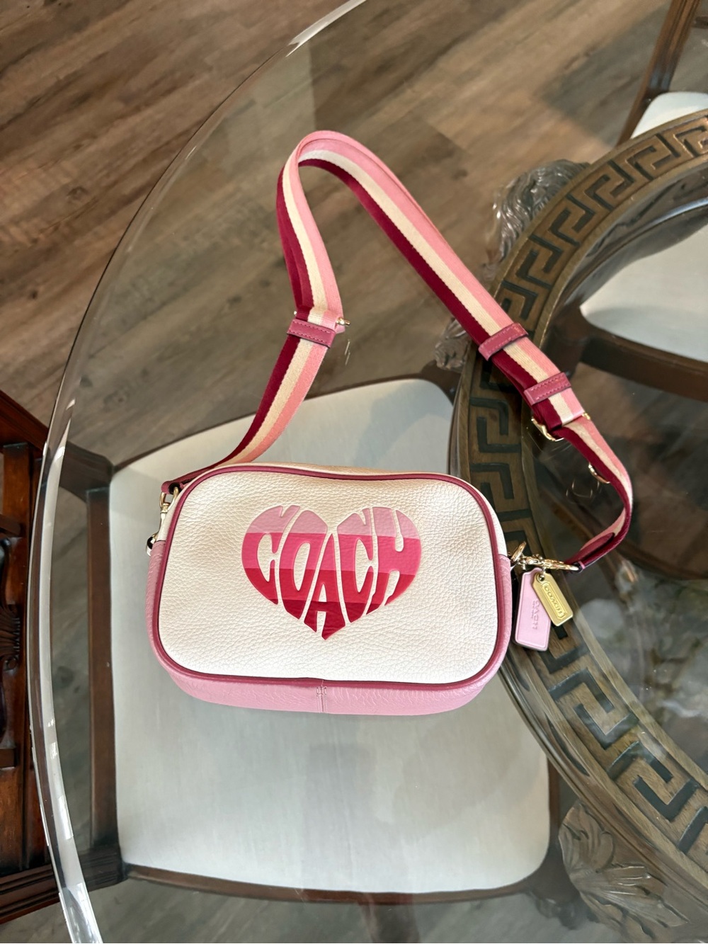 🩷🩷COACH MINI JAMIE PEBBLED LEATHER CAMERA BAG WITH A HEART MOTIF!🩷🩷CA072 - Picture 3 of 10